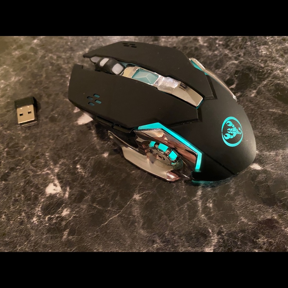 ⚡️ Wireless Color Changing Gaming Mouse ⚡️ - Picture 5 of 12
